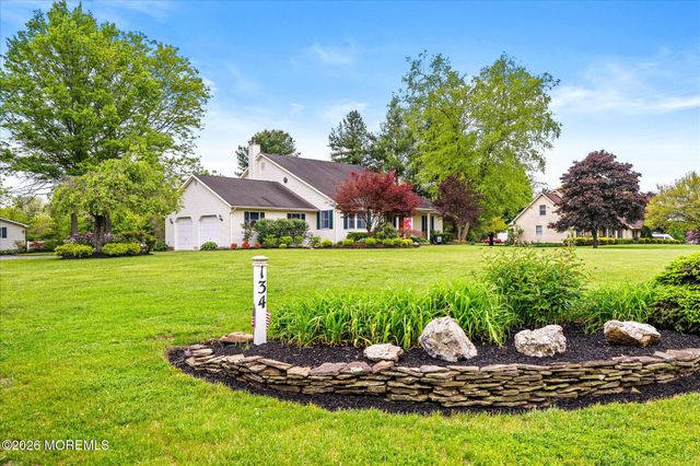 134 Schoolhouse Road, Wrightstown, NJ 08562
