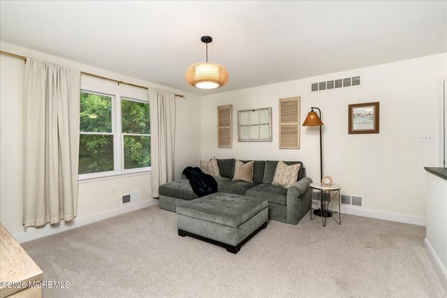 134 Schoolhouse Road, Wrightstown, NJ 08562