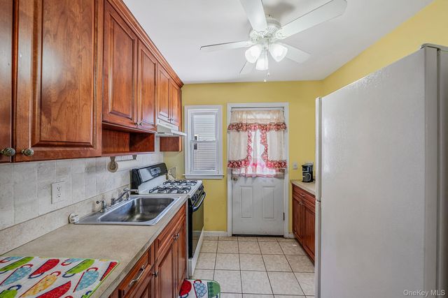 124 Washington Avenue, Valley Stream, NY 11580