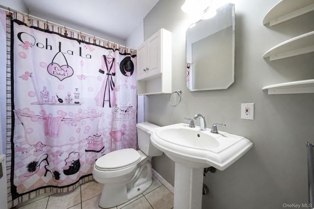 124 Washington Avenue, Valley Stream, NY 11580
