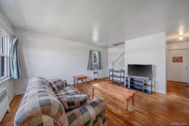 124 Washington Avenue, Valley Stream, NY 11580