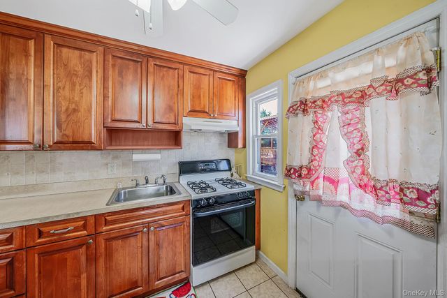 124 Washington Avenue, Valley Stream, NY 11580