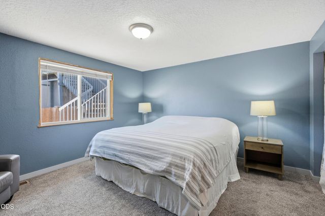 4360 SW Reservoir Drive, Redmond, OR 97756