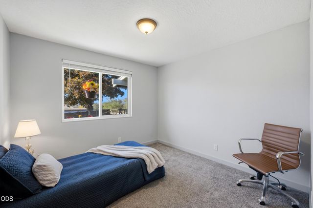 4360 SW Reservoir Drive, Redmond, OR 97756
