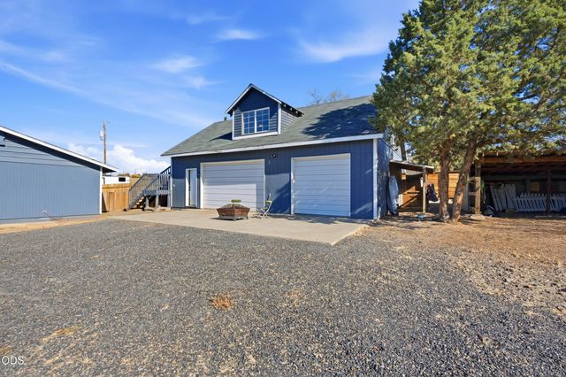 4360 SW Reservoir Drive, Redmond, OR 97756