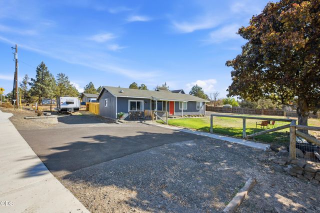 4360 SW Reservoir Drive, Redmond, OR 97756