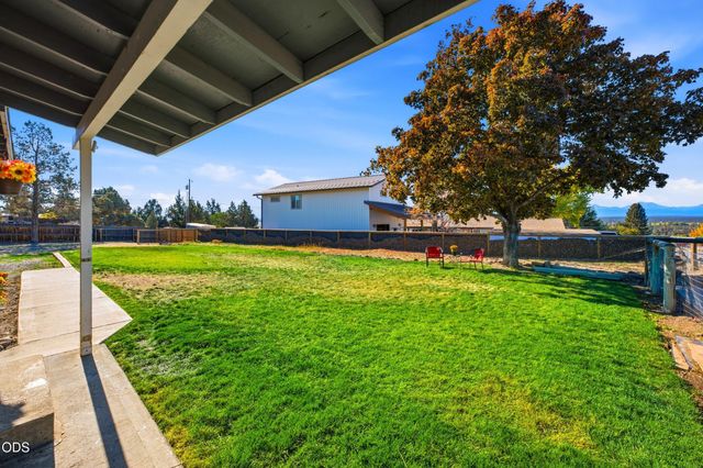 4360 SW Reservoir Drive, Redmond, OR 97756