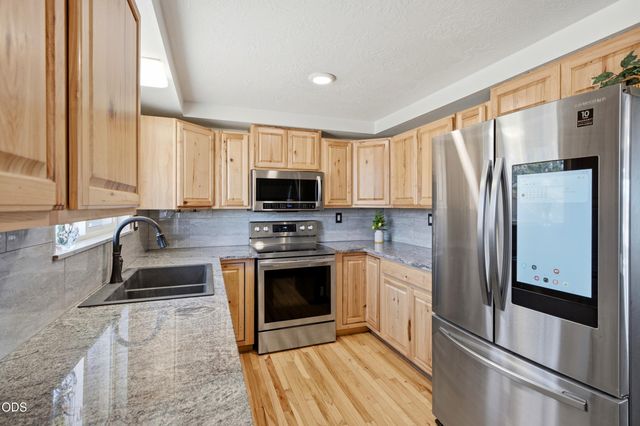 4360 SW Reservoir Drive, Redmond, OR 97756