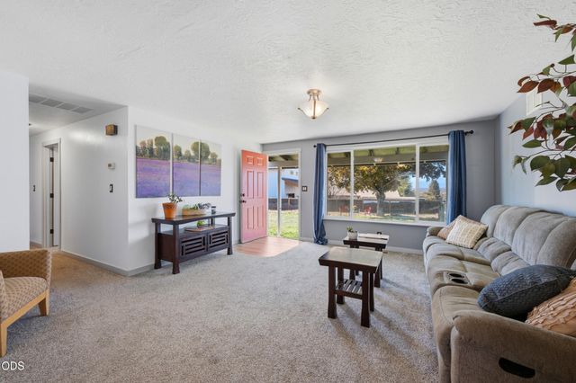 4360 SW Reservoir Drive, Redmond, OR 97756
