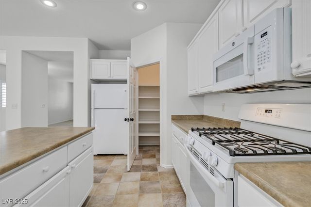 1660 Rockcrest Hills Avenue, Henderson, NV 89052