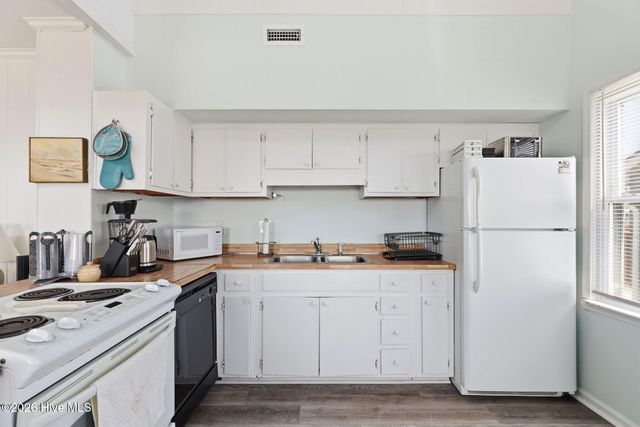 177 Ocean Boulevard E, Supply, NC 28462