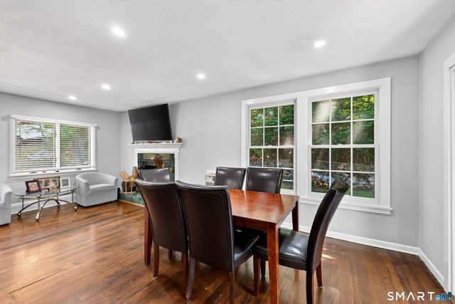 40 Sleepy Hollow Lane, Stamford, CT 06907