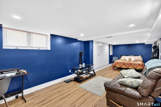 40 Sleepy Hollow Lane, Stamford, CT 06907