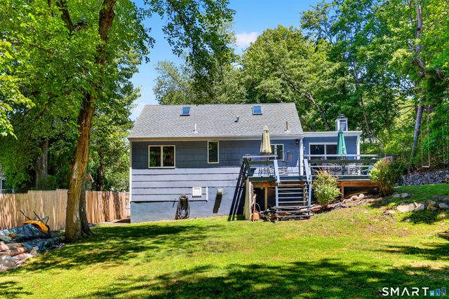 40 Sleepy Hollow Lane, Stamford, CT 06907