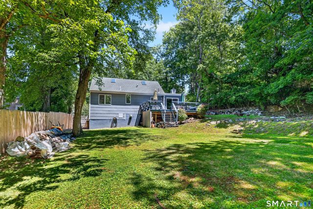40 Sleepy Hollow Lane, Stamford, CT 06907