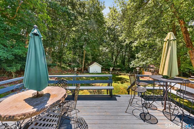 40 Sleepy Hollow Lane, Stamford, CT 06907