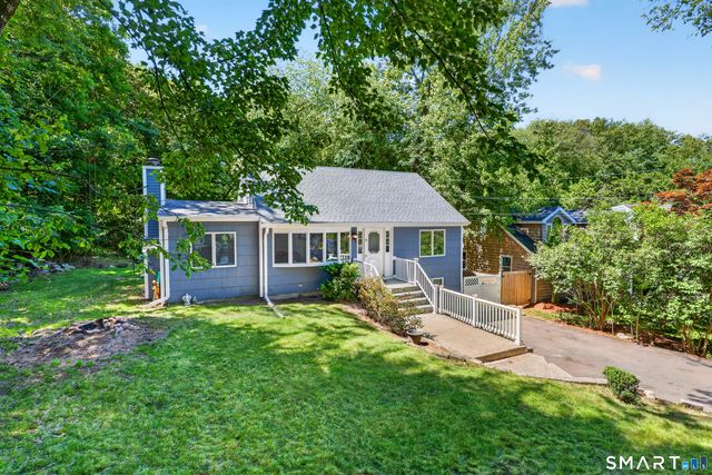 40 Sleepy Hollow Lane, Stamford, CT 06907