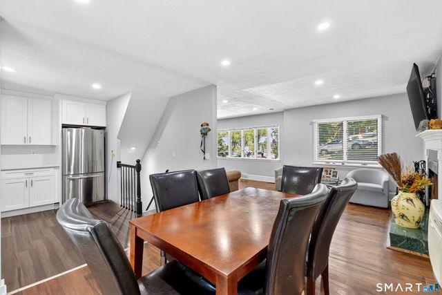 40 Sleepy Hollow Lane, Stamford, CT 06907