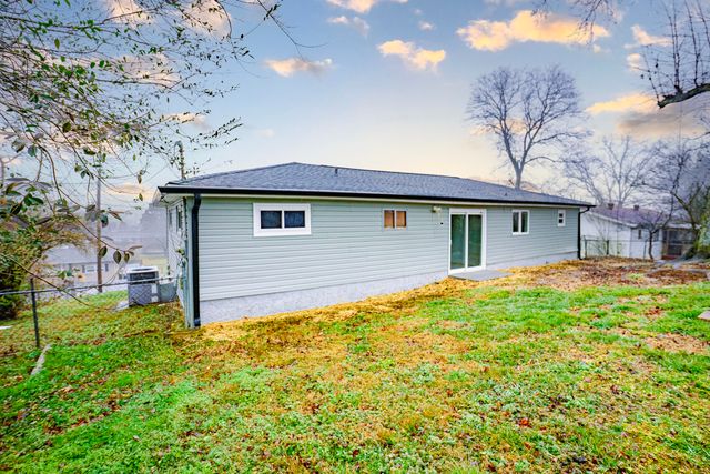 733 Roberta Drive, Rossville, GA 30741