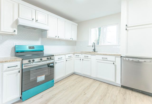 733 Roberta Drive, Rossville, GA 30741