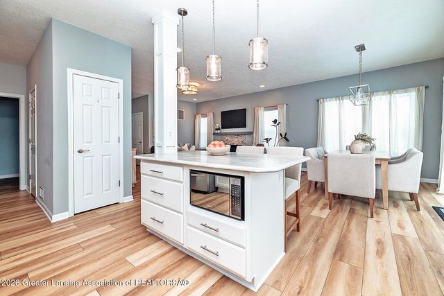 2418 Knollridge Lane, Williamston, MI 48895