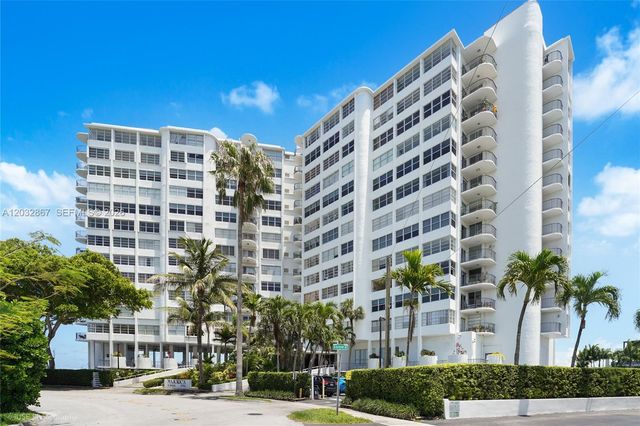 11930 N Bayshore Dr 909, North Miami, FL 33181