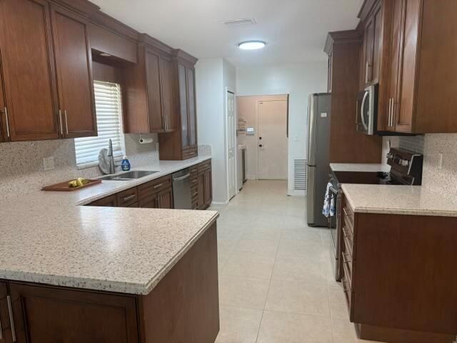 10298 Greentrail Drive N, Boynton Beach, FL 33436