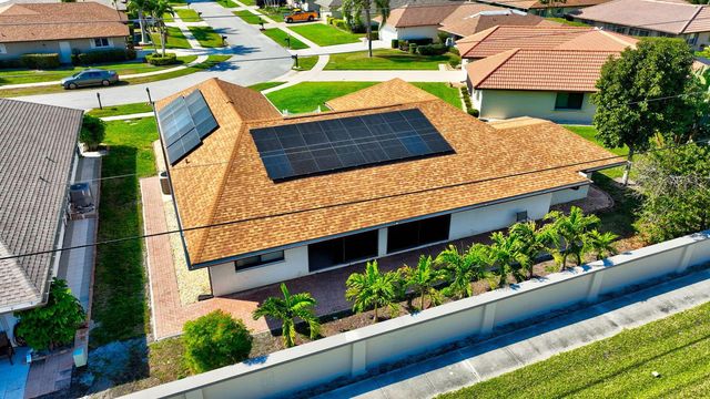 10298 Greentrail Drive N, Boynton Beach, FL 33436