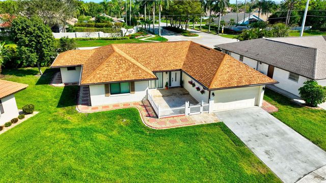 10298 Greentrail Drive N, Boynton Beach, FL 33436
