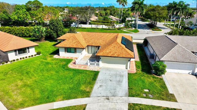 10298 Greentrail Drive N, Boynton Beach, FL 33436