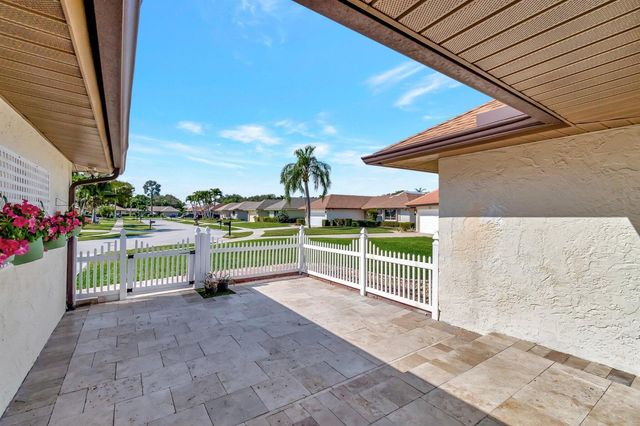 10298 Greentrail Drive N, Boynton Beach, FL 33436