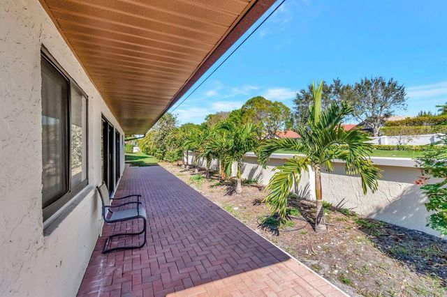 10298 Greentrail Drive N, Boynton Beach, FL 33436