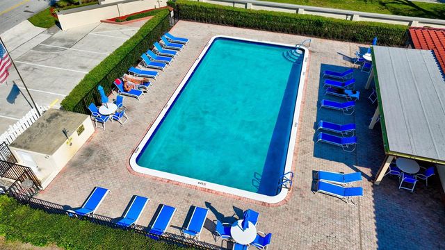 10298 Greentrail Drive N, Boynton Beach, FL 33436