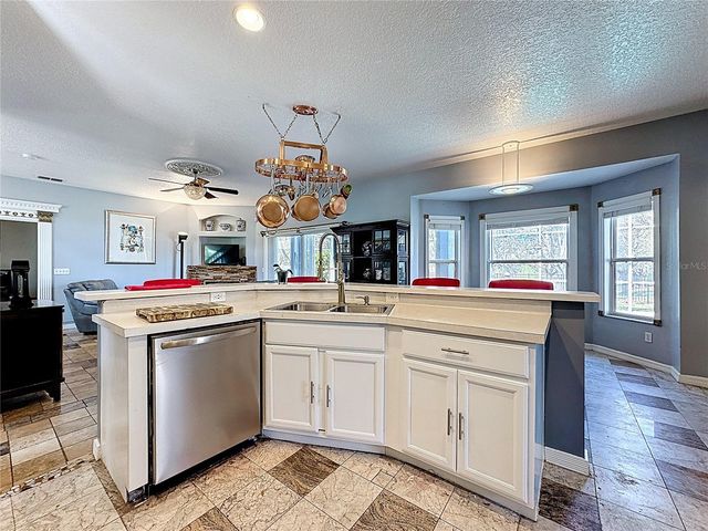 2048 APPLEGATE DRIVE, Ocoee, FL 34761