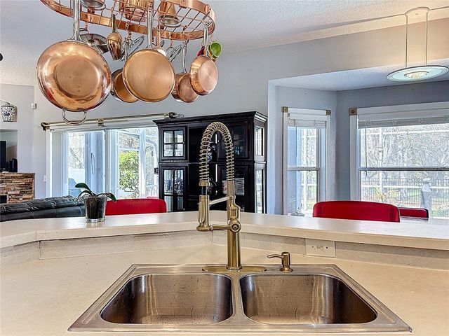 2048 APPLEGATE DRIVE, Ocoee, FL 34761