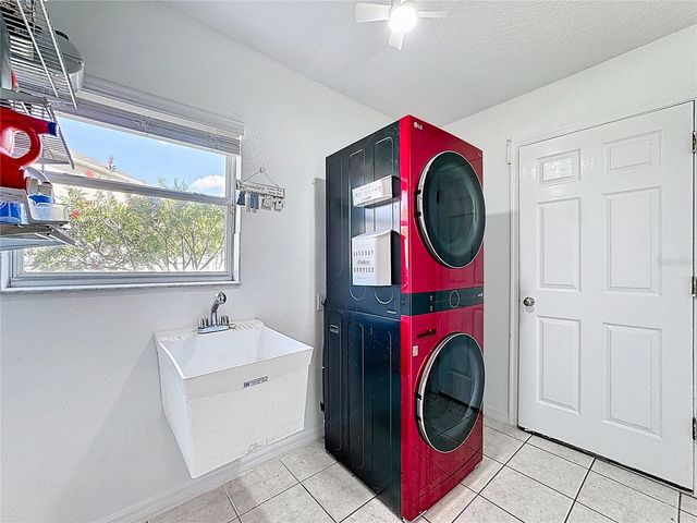 2048 APPLEGATE DRIVE, Ocoee, FL 34761