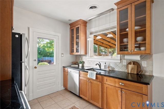 2210 Kenmore Rd, Henrico, VA 23228