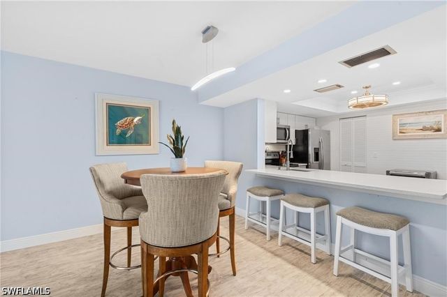 800 Meadowland DR N, Naples, FL 34108