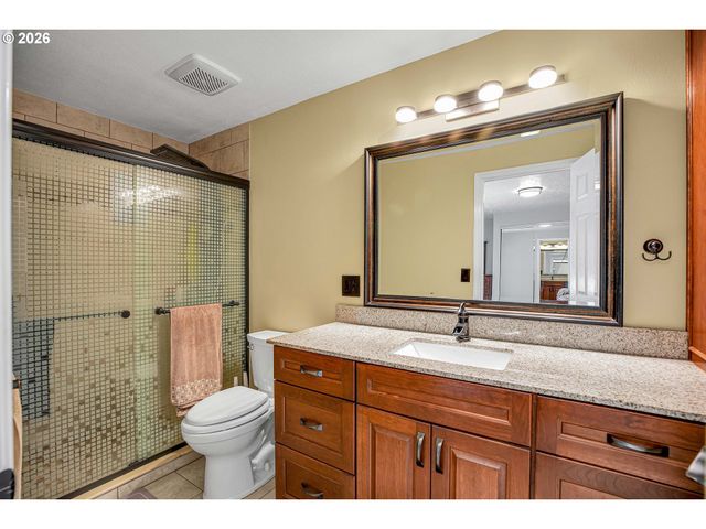 17022 Se SALMON St, Portland, OR 97035