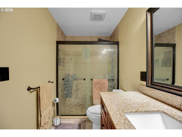 17022 Se SALMON St, Portland, OR 97035