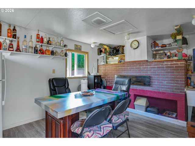 17022 Se SALMON St, Portland, OR 97035