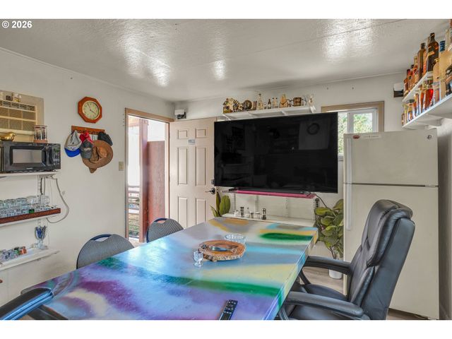 17022 Se SALMON St, Portland, OR 97035