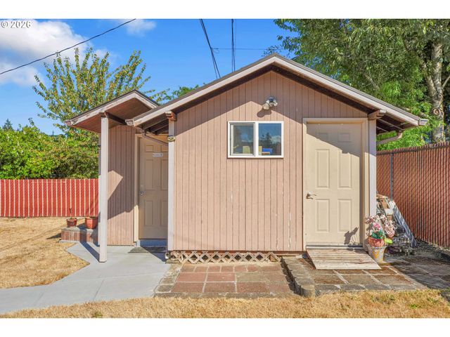 17022 Se SALMON St, Portland, OR 97035
