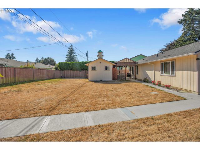 17022 Se SALMON St, Portland, OR 97035