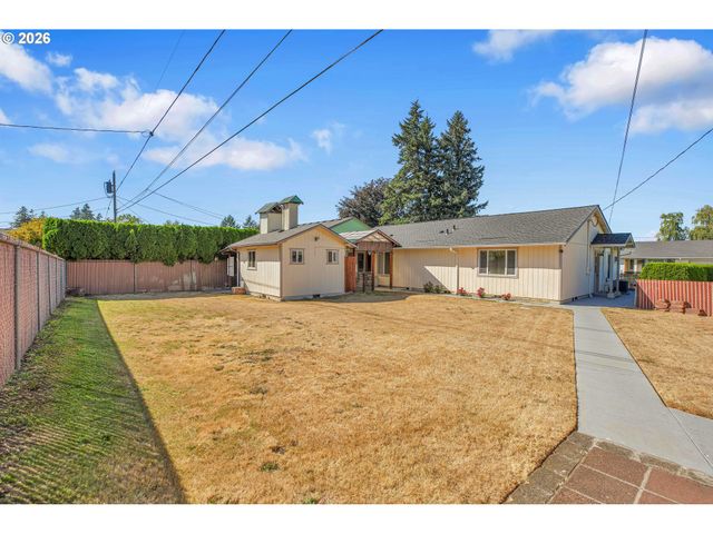 17022 Se SALMON St, Portland, OR 97035