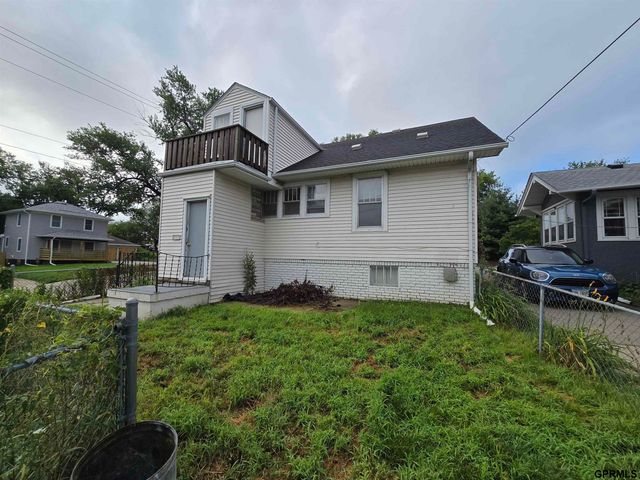 4204 Pacific Street, Omaha, NE 68105