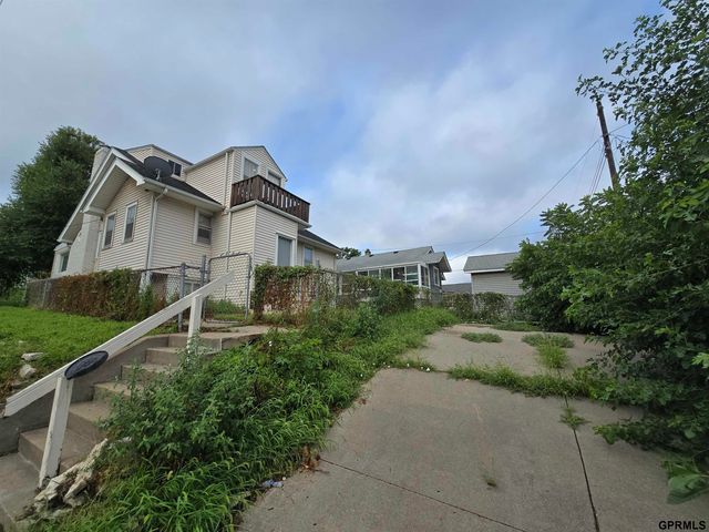 4204 Pacific Street, Omaha, NE 68105