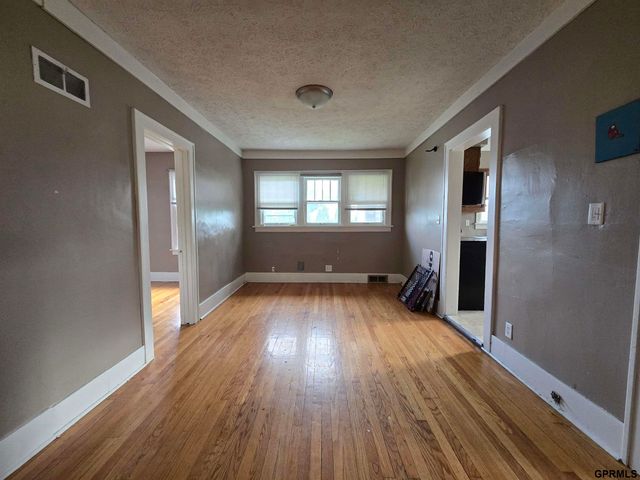 4204 Pacific Street, Omaha, NE 68105