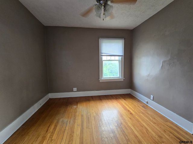 4204 Pacific Street, Omaha, NE 68105