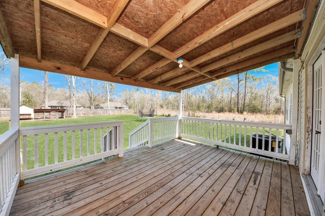 427 County Road 2218, Cleveland, TX 77327